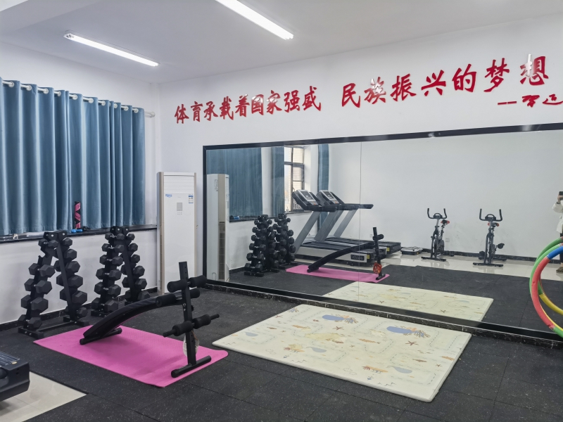 员工健身房.jpg