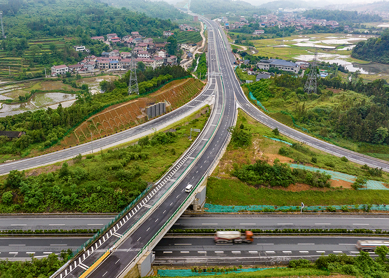 沅辰高速与溆怀高速相接处s.jpg
