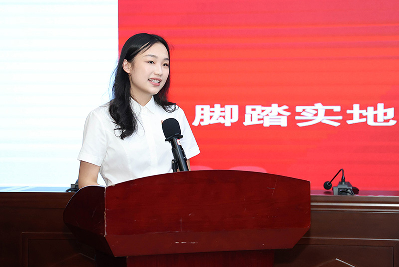 大有期货 投研中心 宏观股指期货研究员李昕恬.jpg